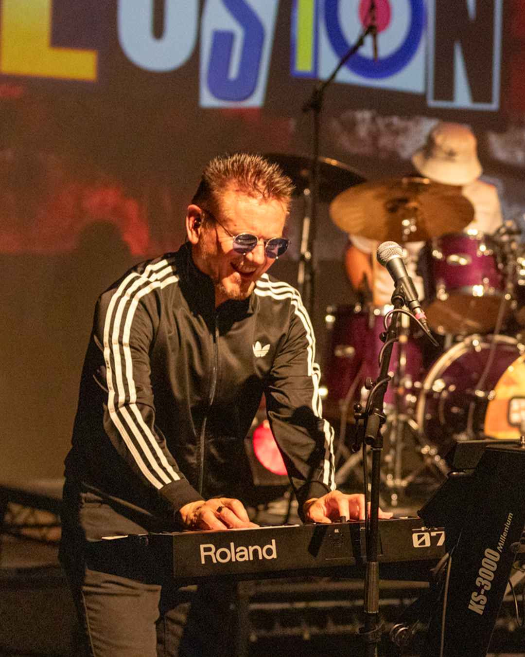 keyboard player at indie explosion